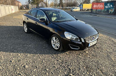 Седан Volvo S60 2012 в 