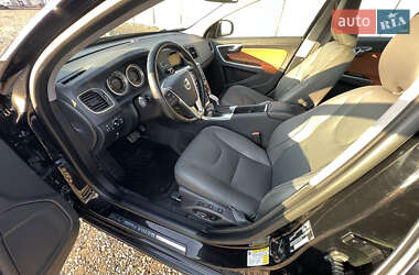 Седан Volvo S60 2012 в 
