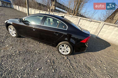 Седан Volvo S60 2012 в 