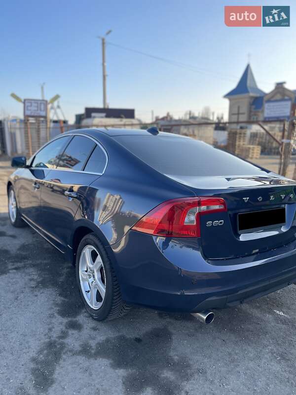 Седан Volvo S60 2012 в Киеве