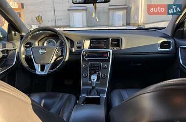 Седан Volvo S60 2013 в Львові