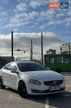 Седан Volvo S60 2013 в Сумах