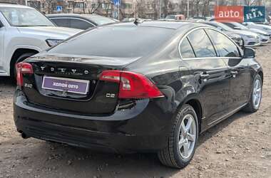 Седан Volvo S60 2015 в Києві