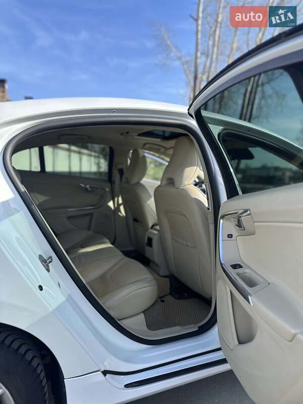Седан Volvo S60 2013 в Білій Церкві