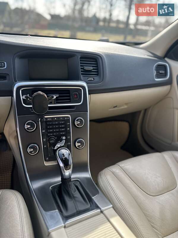 Седан Volvo S60 2013 в Білій Церкві