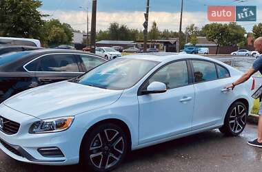 Седан Volvo S60 2018 в Киеве