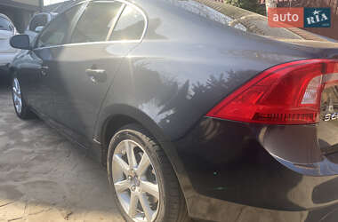 Седан Volvo S60 2016 в 