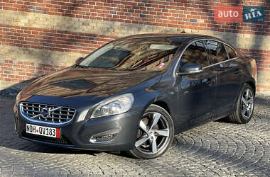 Седан Volvo S60 2011 в Львове