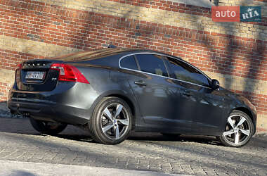 Седан Volvo S60 2011 в Львове