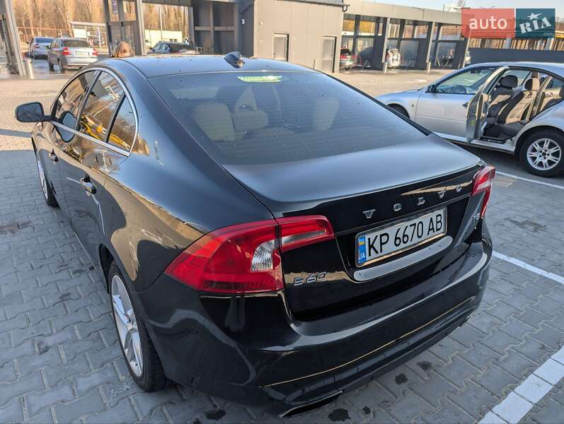 Седан Volvo S60 2013 в Умані