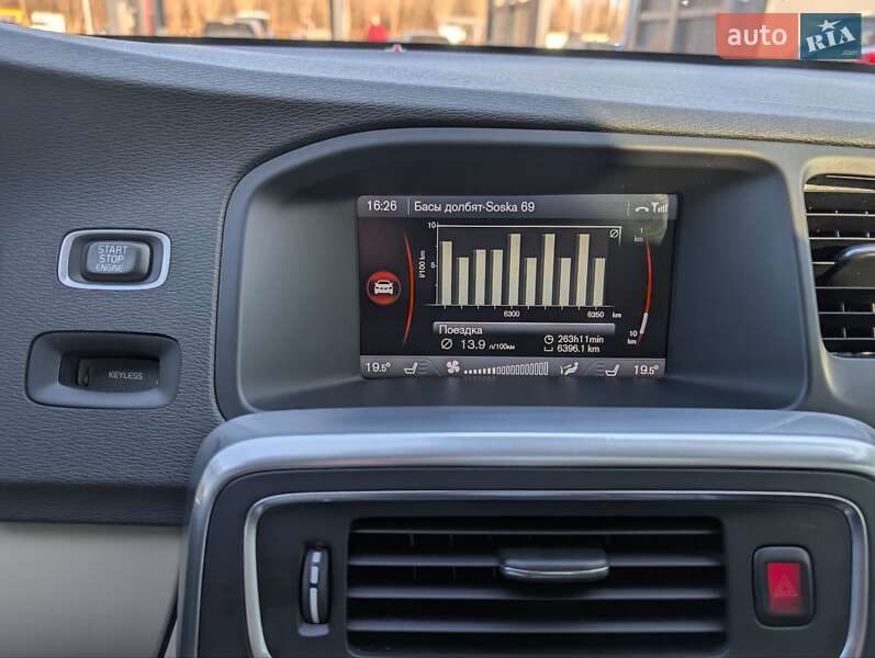 Седан Volvo S60 2013 в Умані