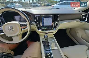 Седан Volvo S60 2019 в 
