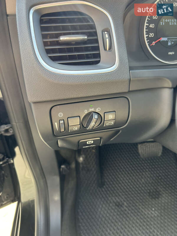 Седан Volvo S60 2011 в Николаеве
