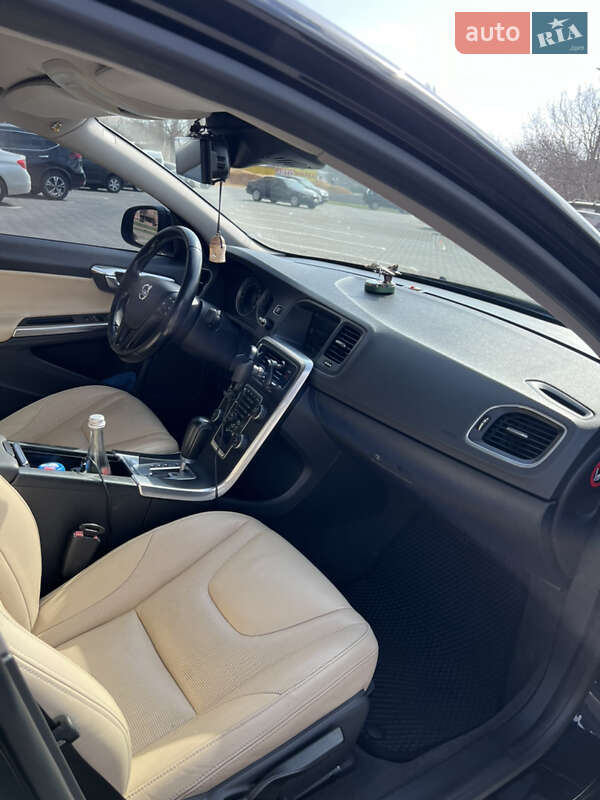 Седан Volvo S60 2011 в Николаеве