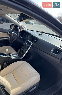 Седан Volvo S60 2011 в 