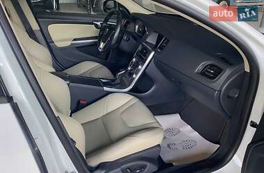 Седан Volvo S60 2018 в 