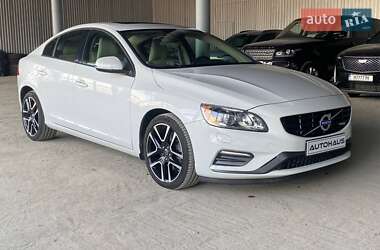 Седан Volvo S60 2018 в 