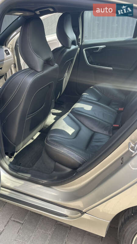 Седан Volvo S60 2014 в Здолбуніві