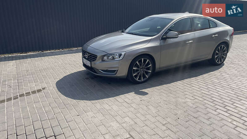Седан Volvo S60 2014 в Здолбуніві