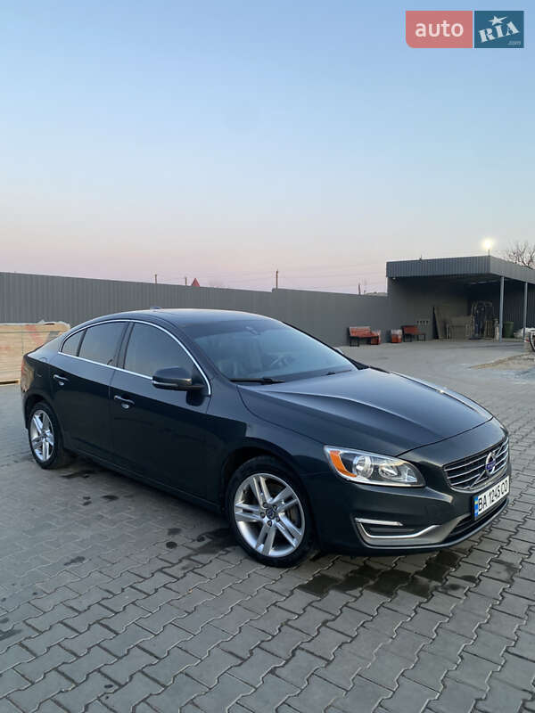 Седан Volvo S60 2013 в Южноукраинске
