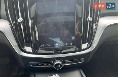 Седан Volvo S60 2020 в 