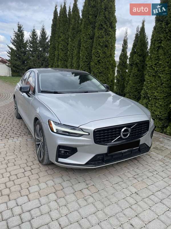 Седан Volvo S60 2022 в Львові