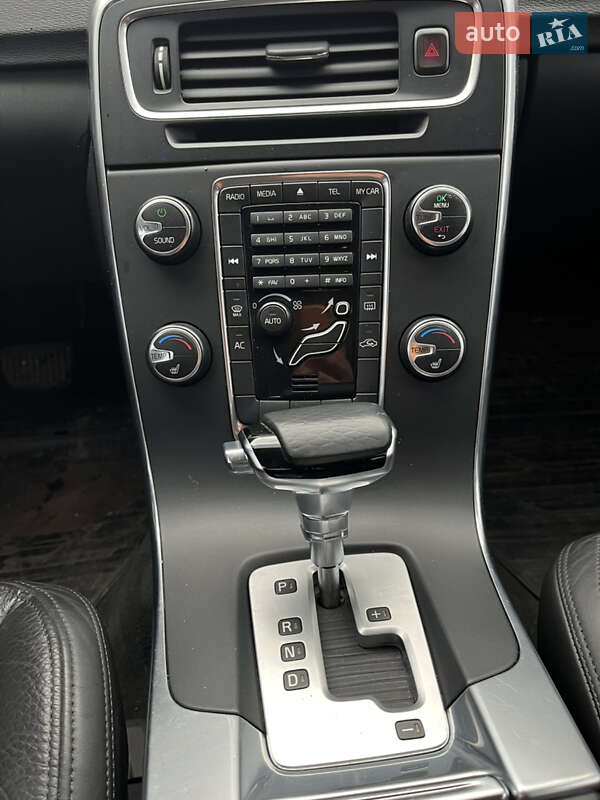 Седан Volvo S60 2011 в Ивано-Франковске