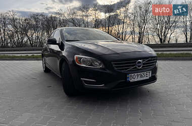 Седан Volvo S60 2015 в 