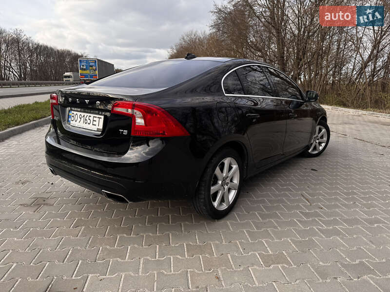 Седан Volvo S60 2015 в Тернополе