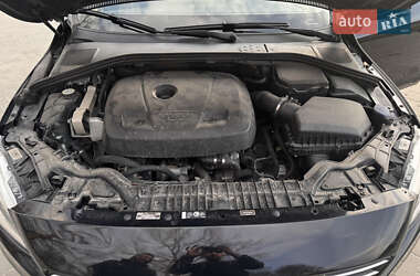 Седан Volvo S60 2015 в 