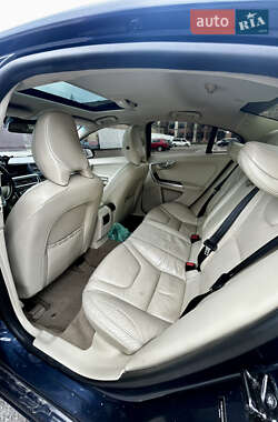 Седан Volvo S60 2010 в 