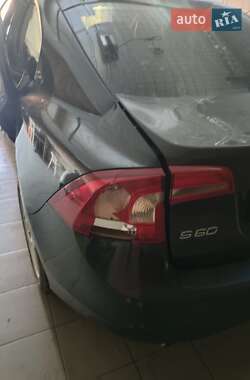 Седан Volvo S60 2011 в 