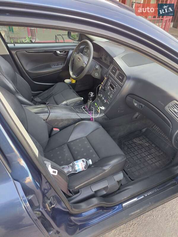 Седан Volvo S60 2002 в Боровой