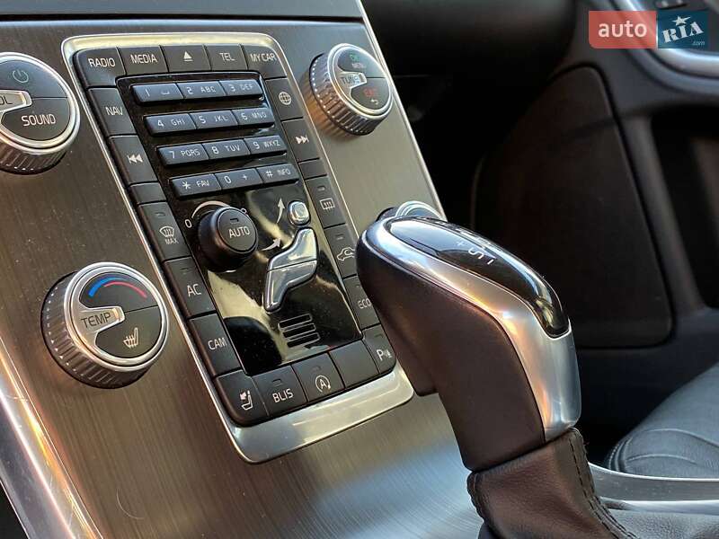 Седан Volvo S60 2016 в Львове