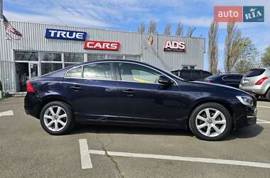 Седан Volvo S60 2015 в 