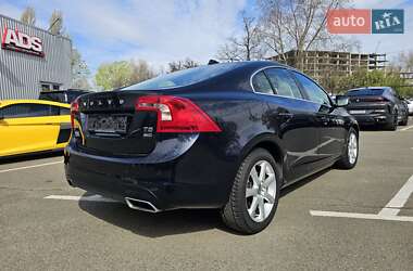 Седан Volvo S60 2015 в 