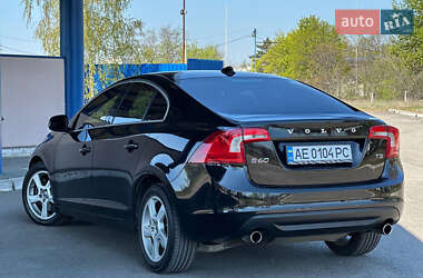 Седан Volvo S60 2013 в 