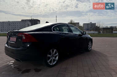 Седан Volvo S60 2016 в 