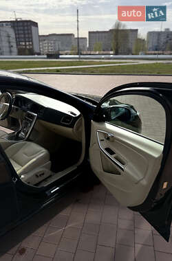 Седан Volvo S60 2016 в 