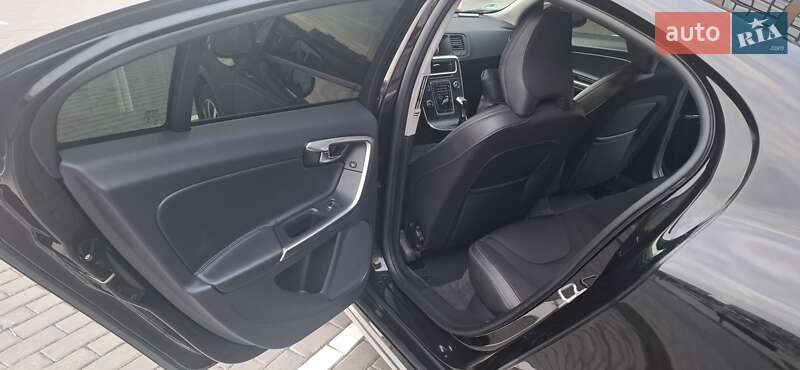 Седан Volvo S60 2017 в Киеве