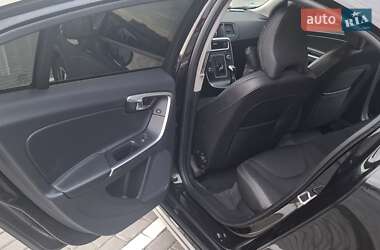 Седан Volvo S60 2017 в 