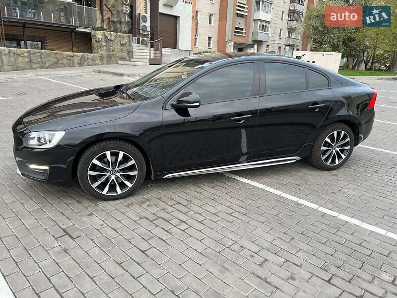 Седан Volvo S60 2017 в Киеве