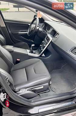 Седан Volvo S60 2017 в 