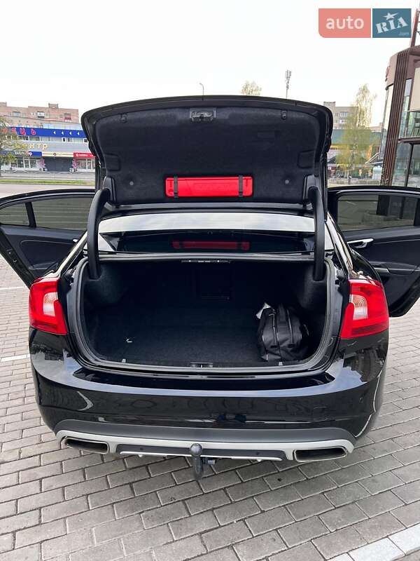 Седан Volvo S60 2017 в Киеве