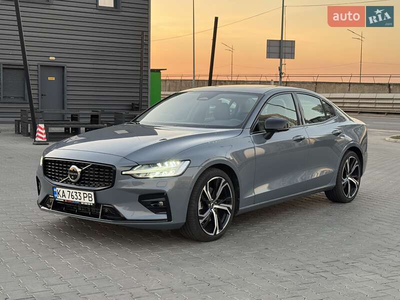 Седан Volvo S60 2023 в 