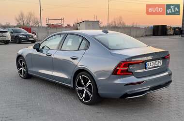 Седан Volvo S60 2023 в 