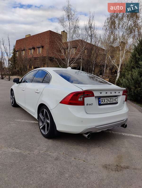 Седан Volvo S60 2011 в Харькове