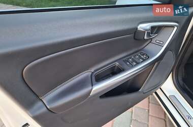 Седан Volvo S60 2015 в 