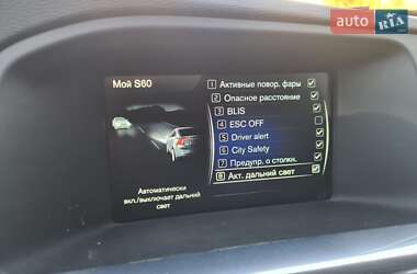 Седан Volvo S60 2015 в 