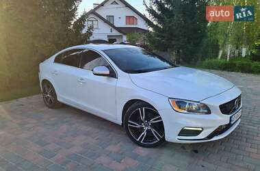 Седан Volvo S60 2015 в 